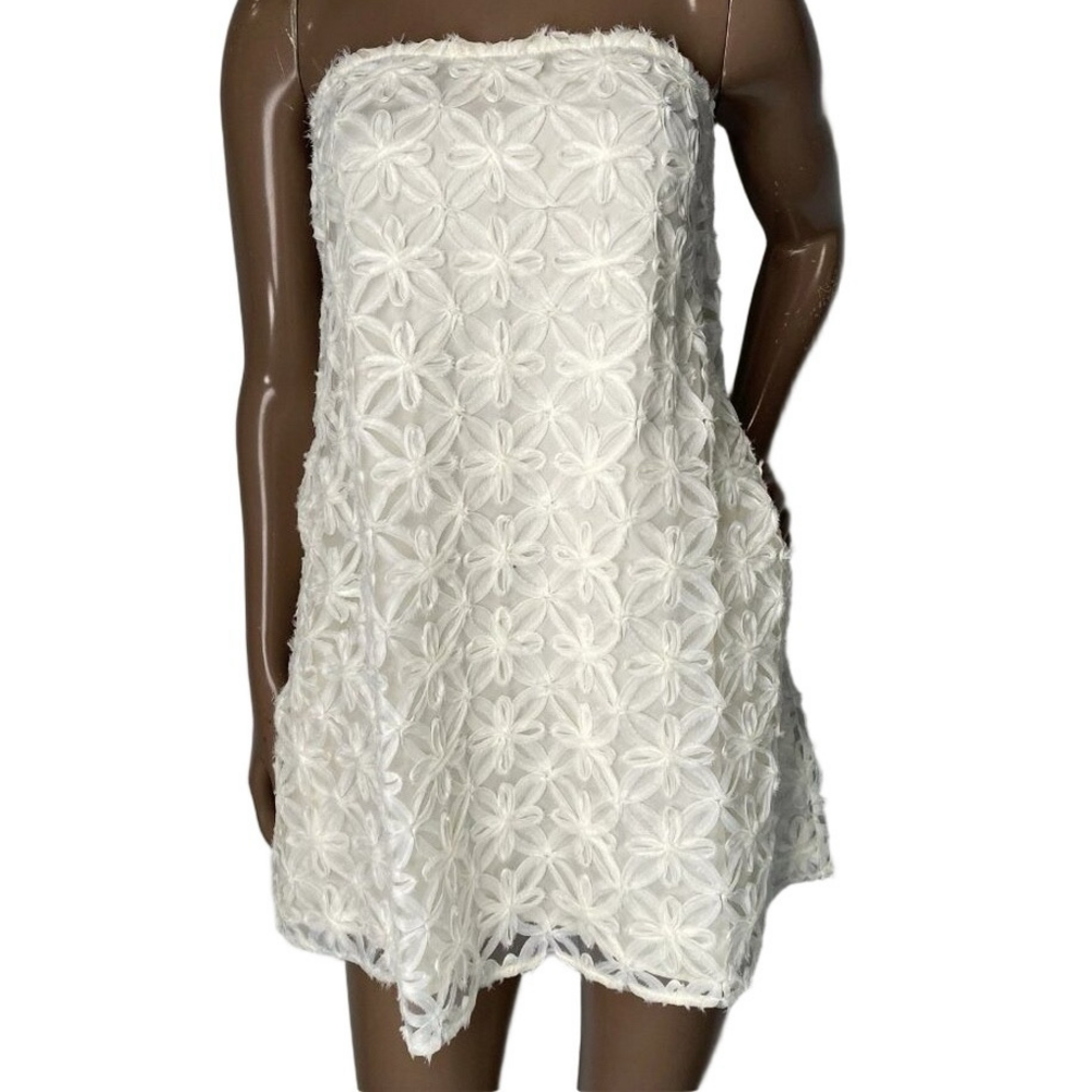 NEW WEWOREWHAT Women’s Strapless Lace Mini Dress – Ivory – Size 10